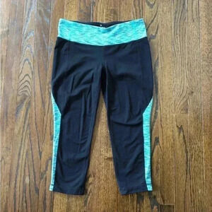 Athleta Splits Revelation Capri Yoga Tight Black Green Pants Women’s M